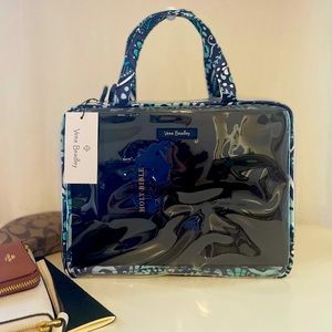 Vera Bradley bag in Blue Island. Use this bag to carry items for Church ⛪️!!